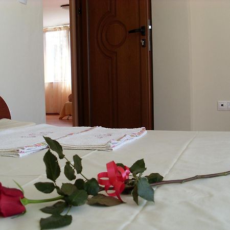 Park Apartments & Rooms Popovi Sandanski Buitenkant foto