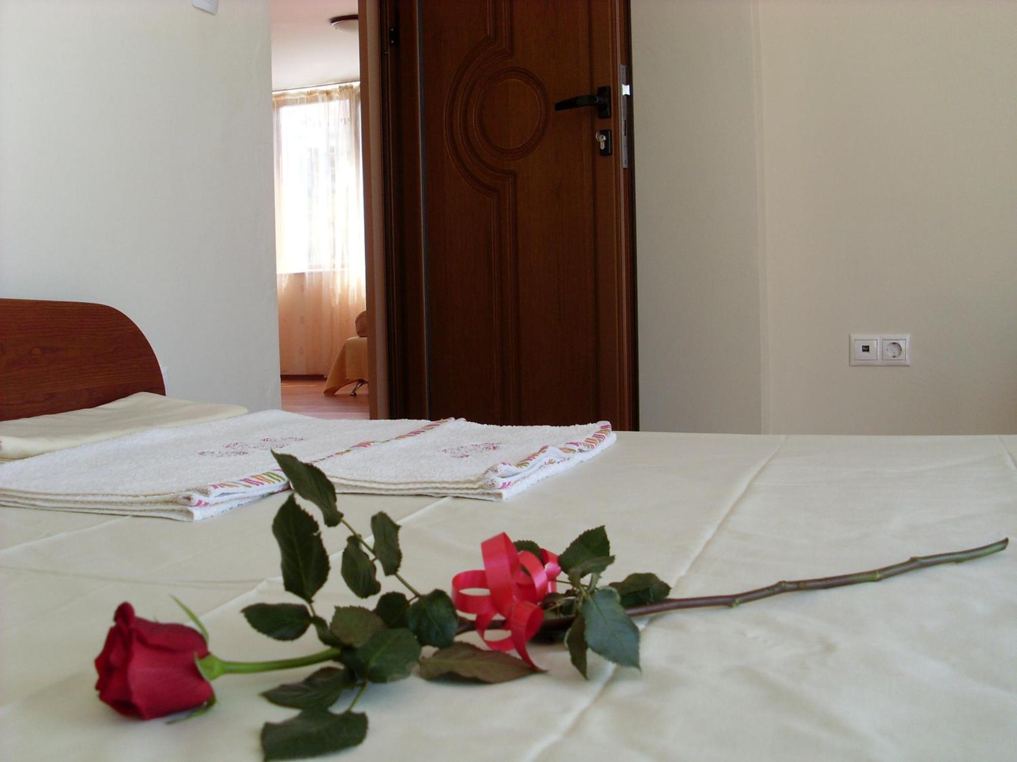Park Apartments & Rooms Popovi Sandanski Buitenkant foto